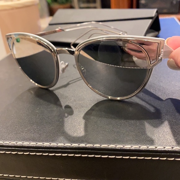 Christian Dior Reflective Silver Sunglasses BNWT - Picture 4 of 4